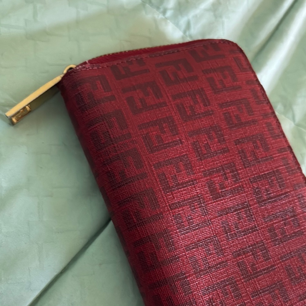 Fendi Red Logo Wallet - Picture 14 of 14